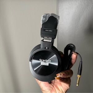 Scarlett Black On-Ear Headphones